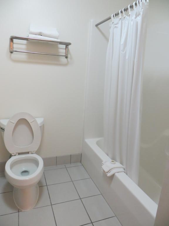 Travelodge By Wyndham Missouri Valley Δωμάτιο φωτογραφία